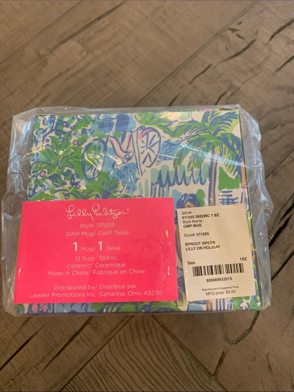 NWT—-Lilly Pulitzer Tropical Palm Pattern Ceramic Mug in Aqua, Green & Pink